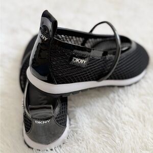 DKNY Women's Faramir Ballerina Mesh Sneakers